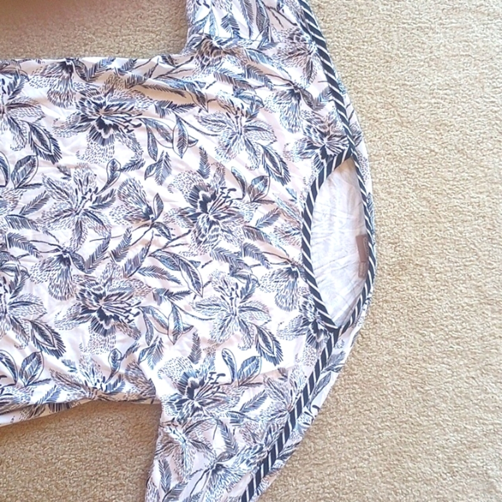 Chicos top never worn size 1